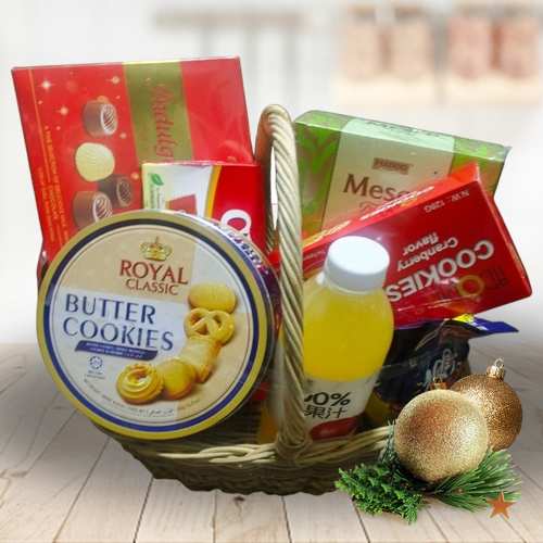 - Xmas Chocolate And Cookies Hamper With Juice