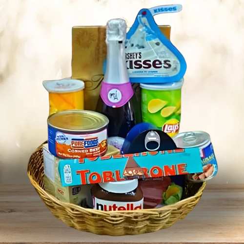 - Christmas Sparkling Wine & Goodies Hamper For Wife