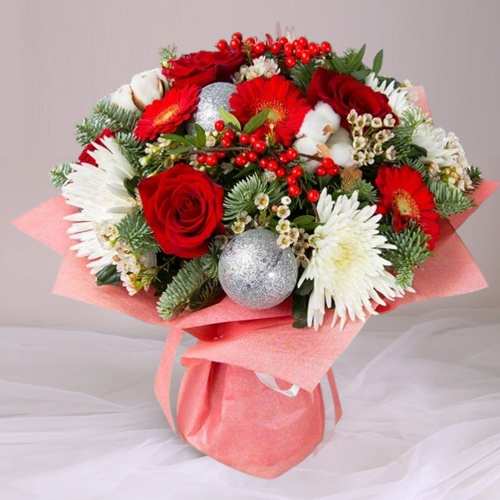 - Winter-Inspired Christmas Flower Bouquet