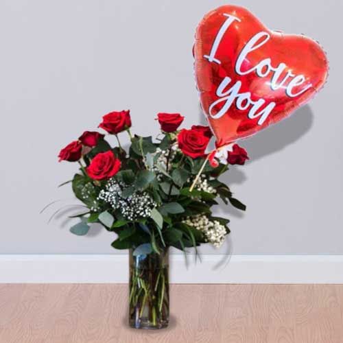 Valentine’s Rose Bouquet With Balloon