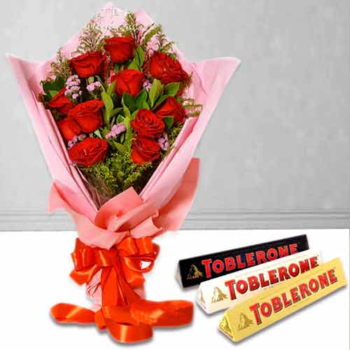 Valentine’s Dozen Roses Bouquet With Chocolates