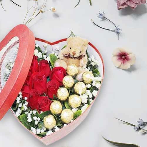 Send Heart-Shaped Gift Box For Valentine’s Day