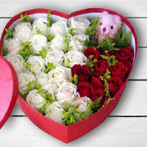 Send Valentine’s Day Rose Gift Box
