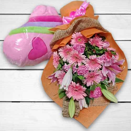 Valentine’s Day Bouquet With Heart-Shaped Pillow